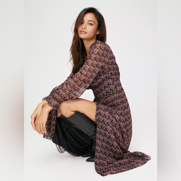 Aritzia Maxine Dress - Picture 1 of 6